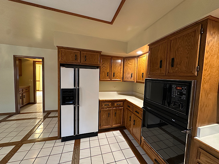 2726 Seiler Drive, Naperville, IL 60565