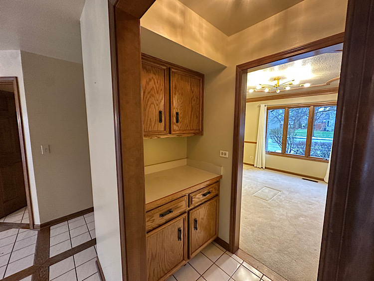 2726 Seiler Drive, Naperville, IL 60565