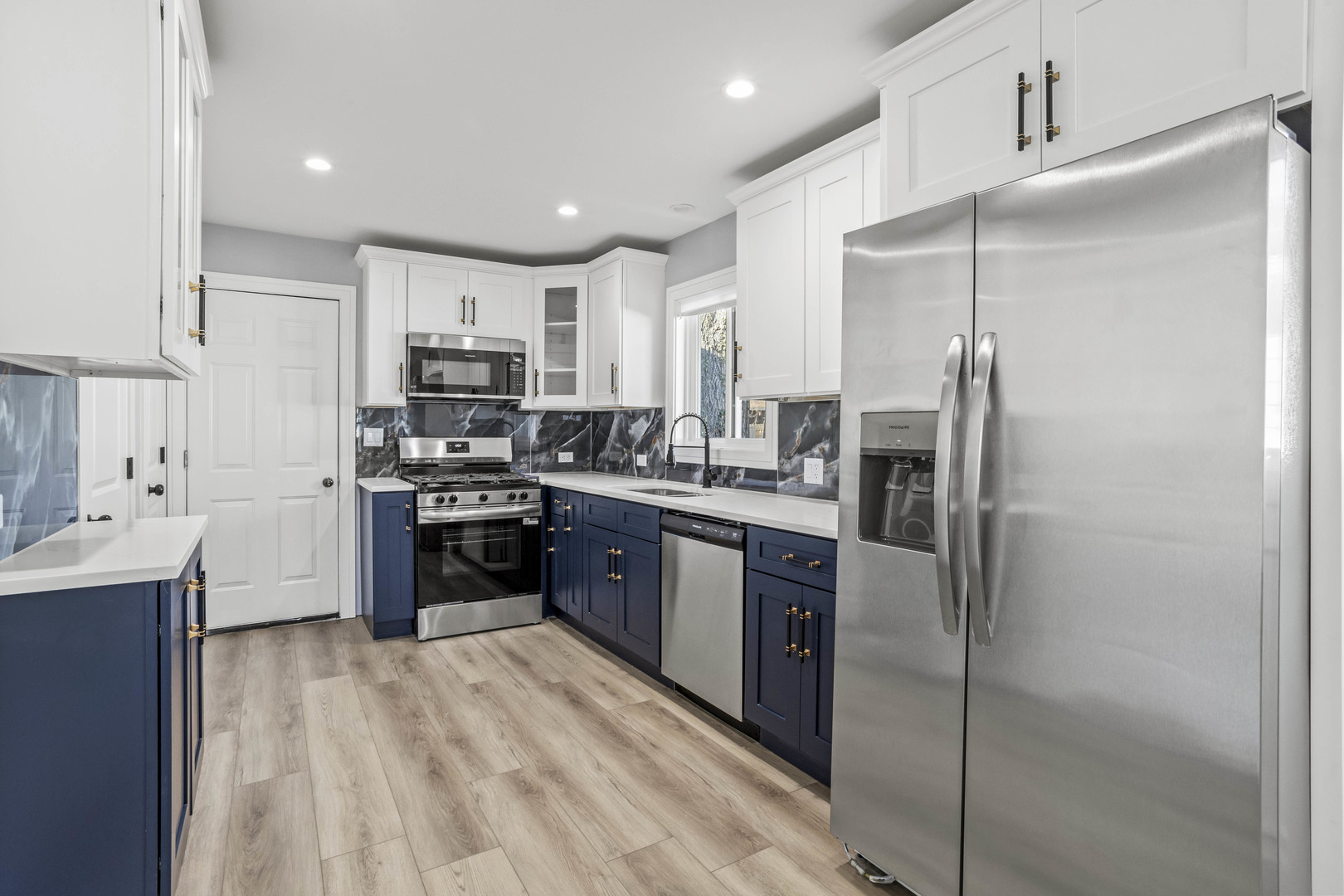 15214 Dorchester Avenue, Dolton, IL 60419