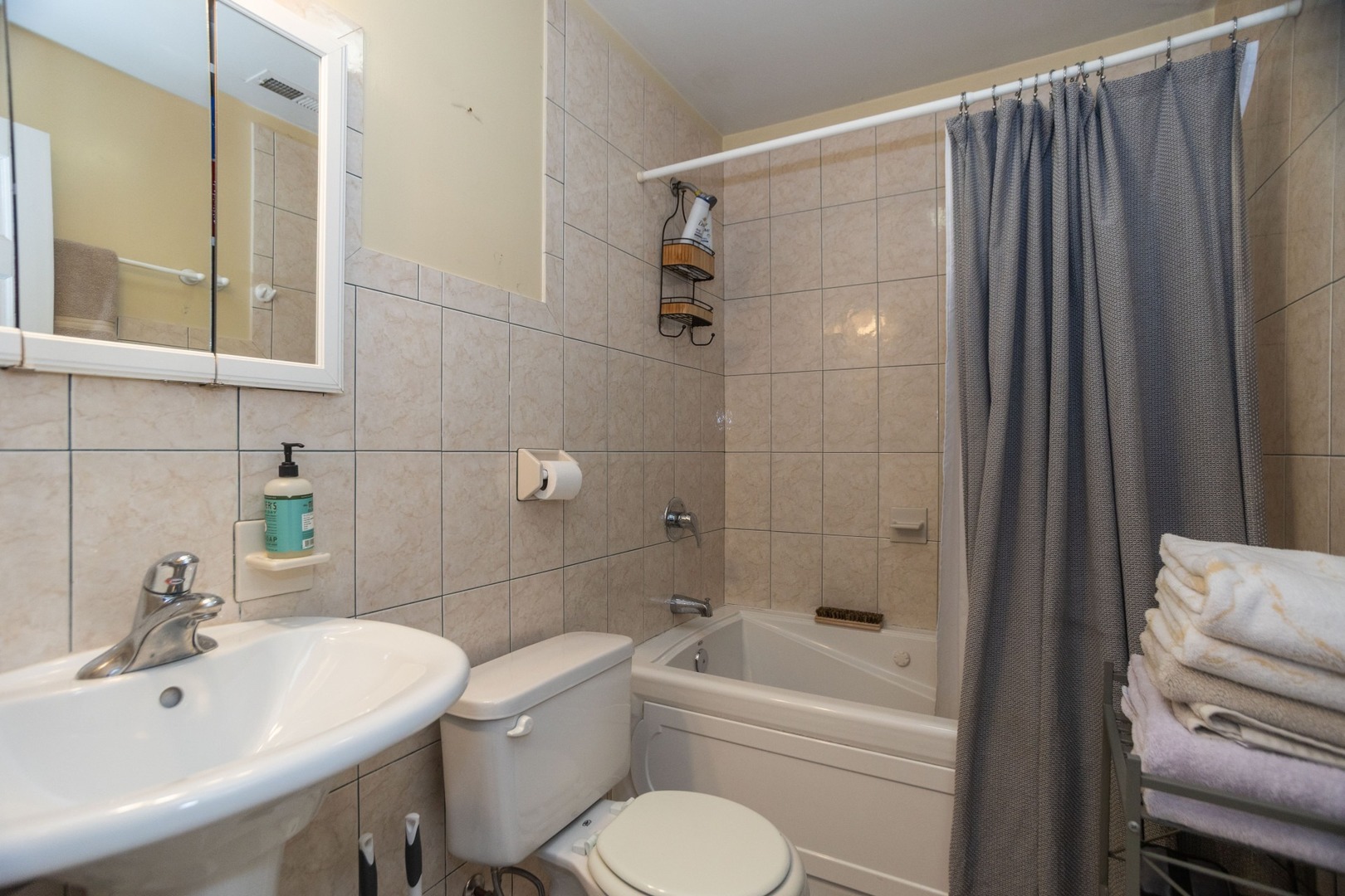 2645 W HADDON Avenue #1, Chicago, IL 60622