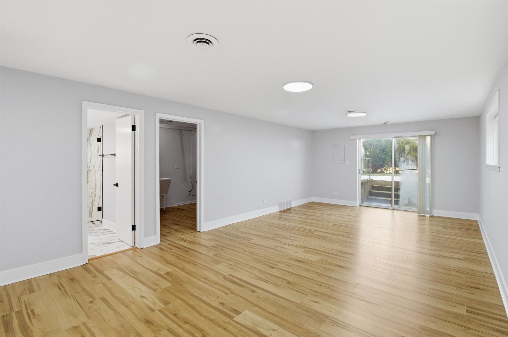 8444 Drake Avenue, Skokie, IL 60076