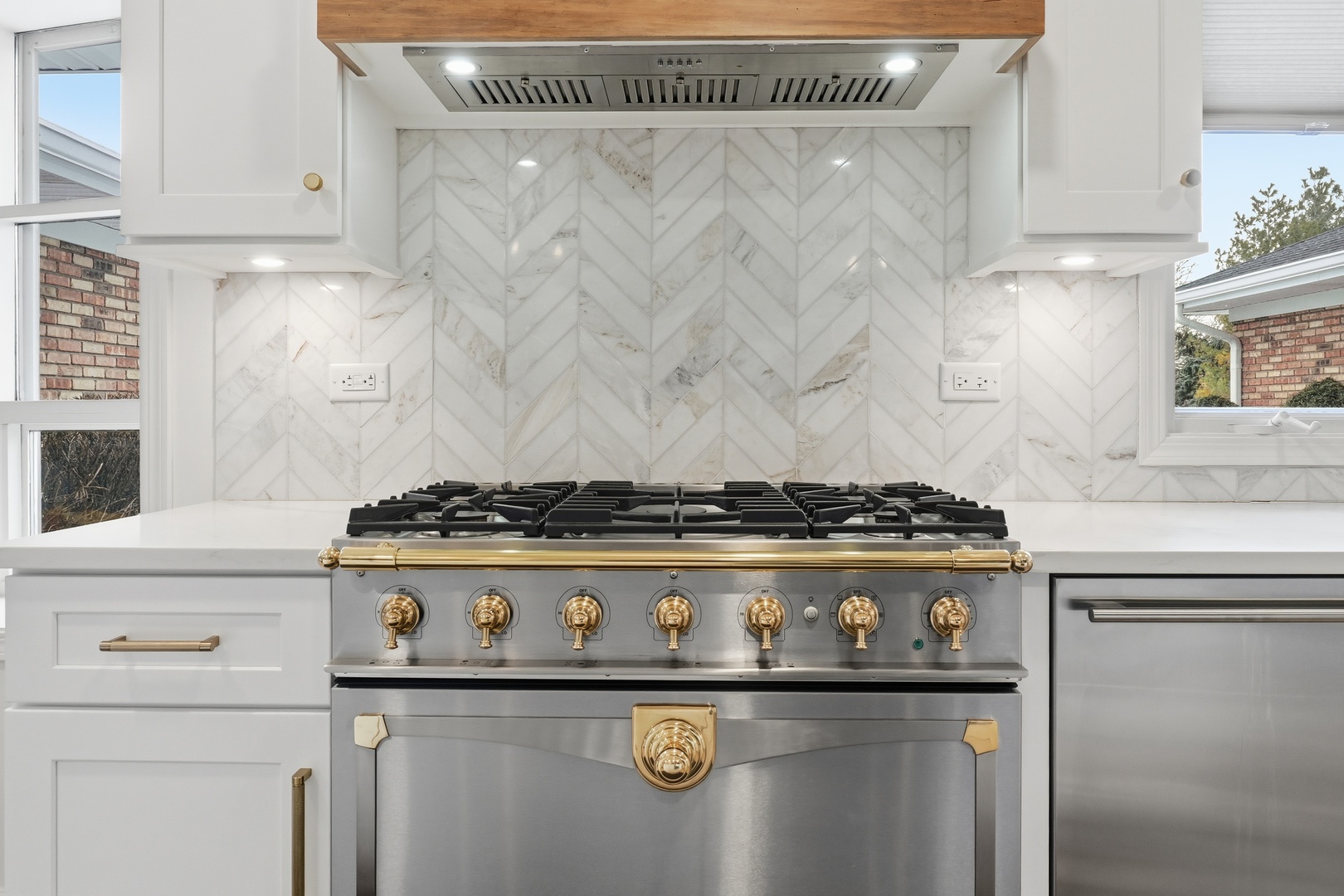 8 Concord Drive, Oak Brook, IL 60523