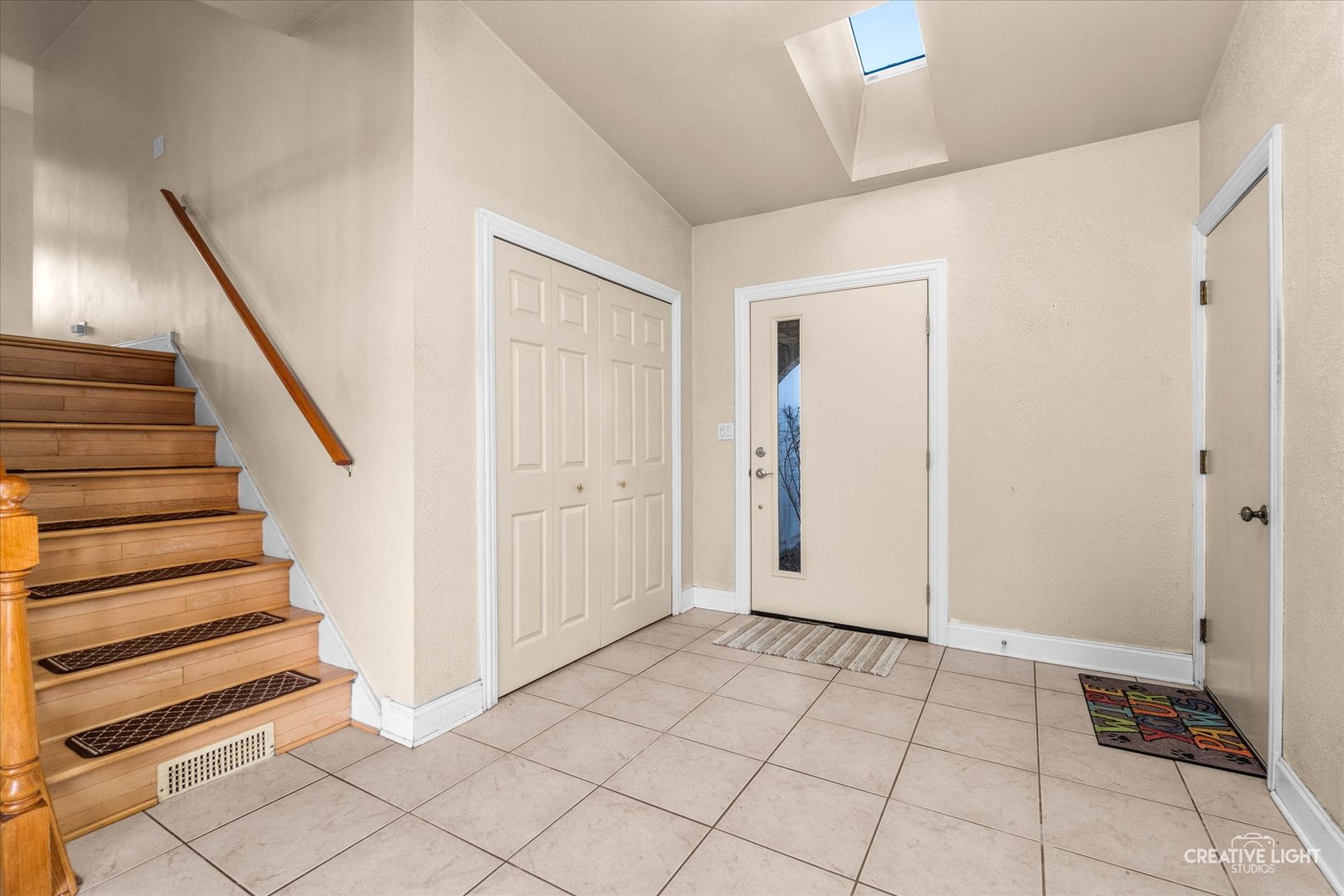 425 Carriage Hill Road, Naperville, IL 60565