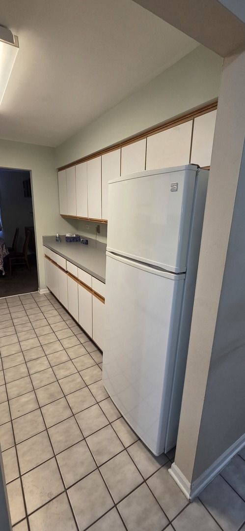 450 Raintree Court #2M, Glen Ellyn, IL 60137