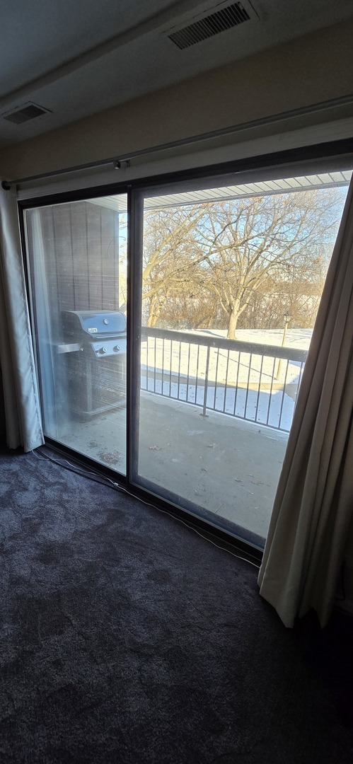 450 Raintree Court #2M, Glen Ellyn, IL 60137