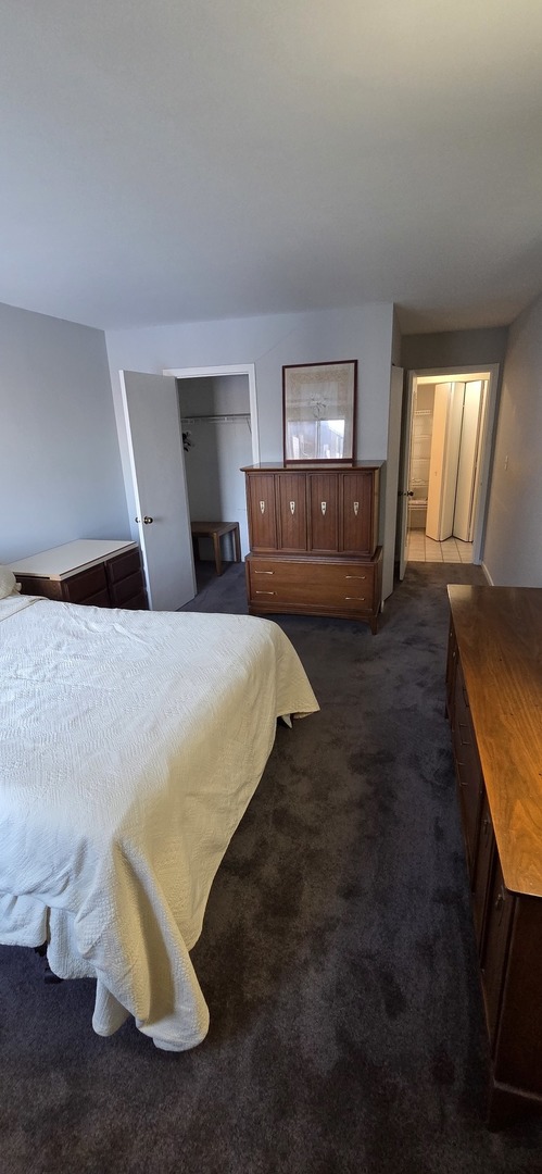 450 Raintree Court #2M, Glen Ellyn, IL 60137