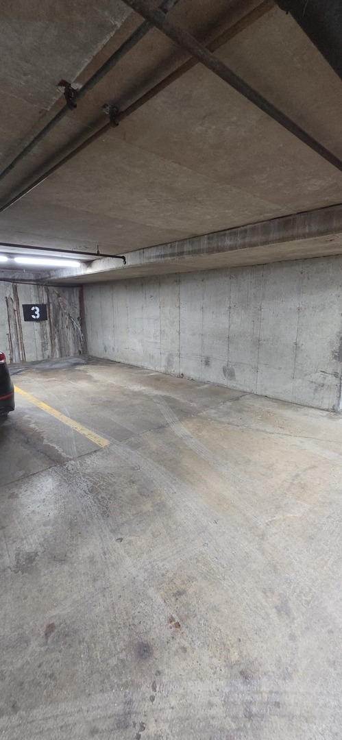 450 Raintree Court #2M, Glen Ellyn, IL 60137