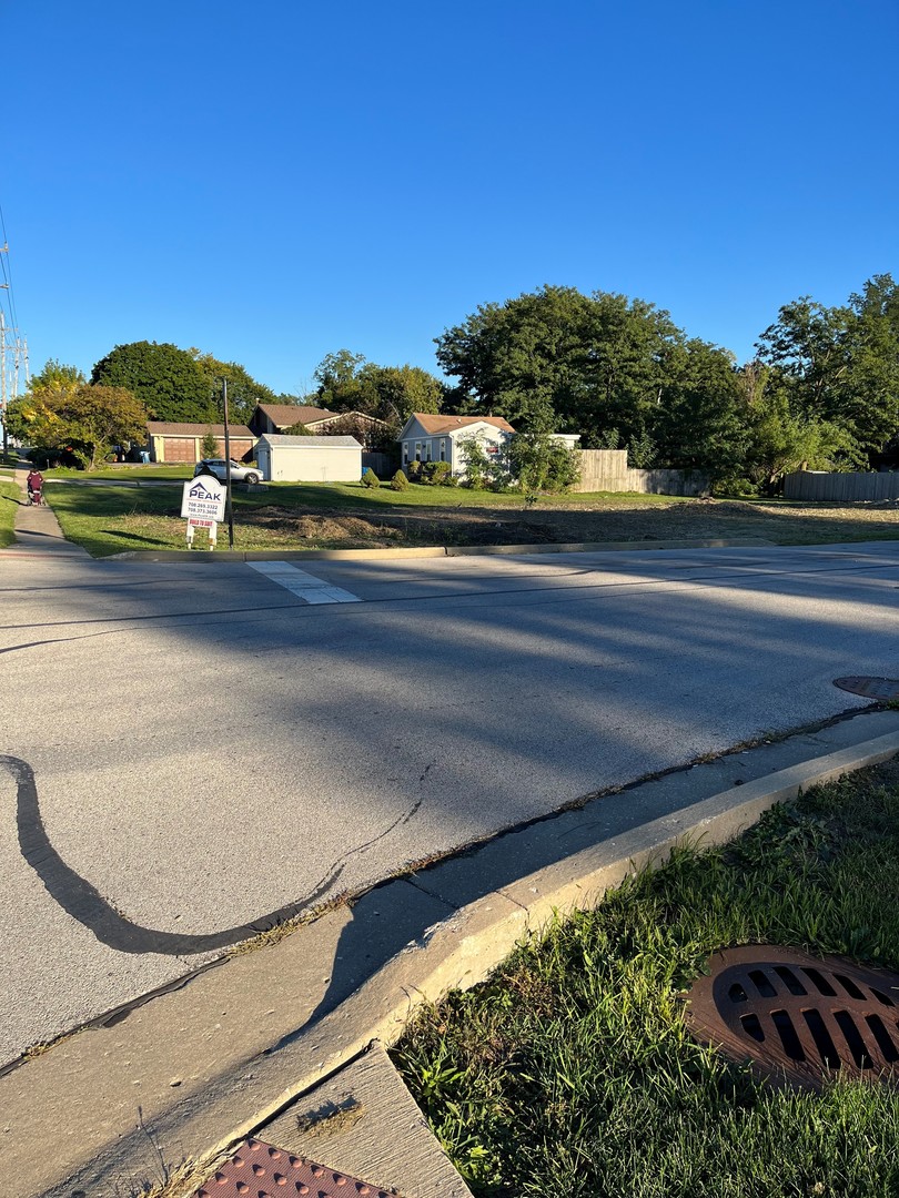 6303 Carpenter Street, Downers Grove, IL 60516