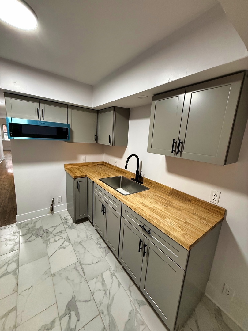 7718 S Jeffery Boulevard #GN, Chicago, IL 60649