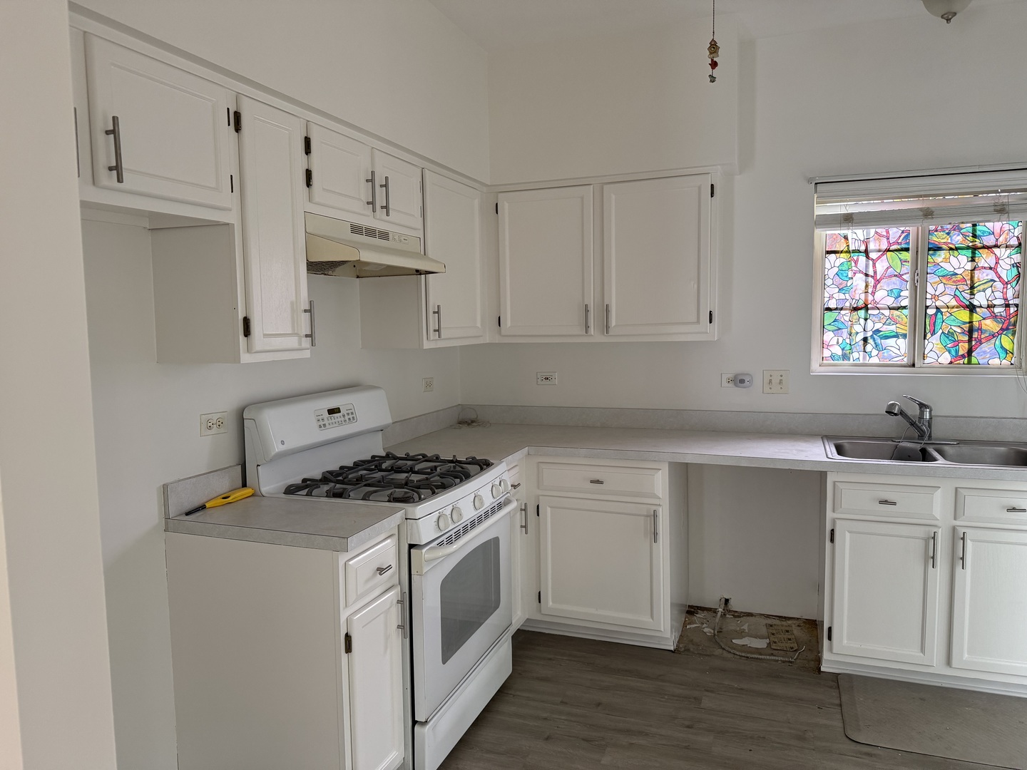 130 Creston Circle, Aurora, IL 60504