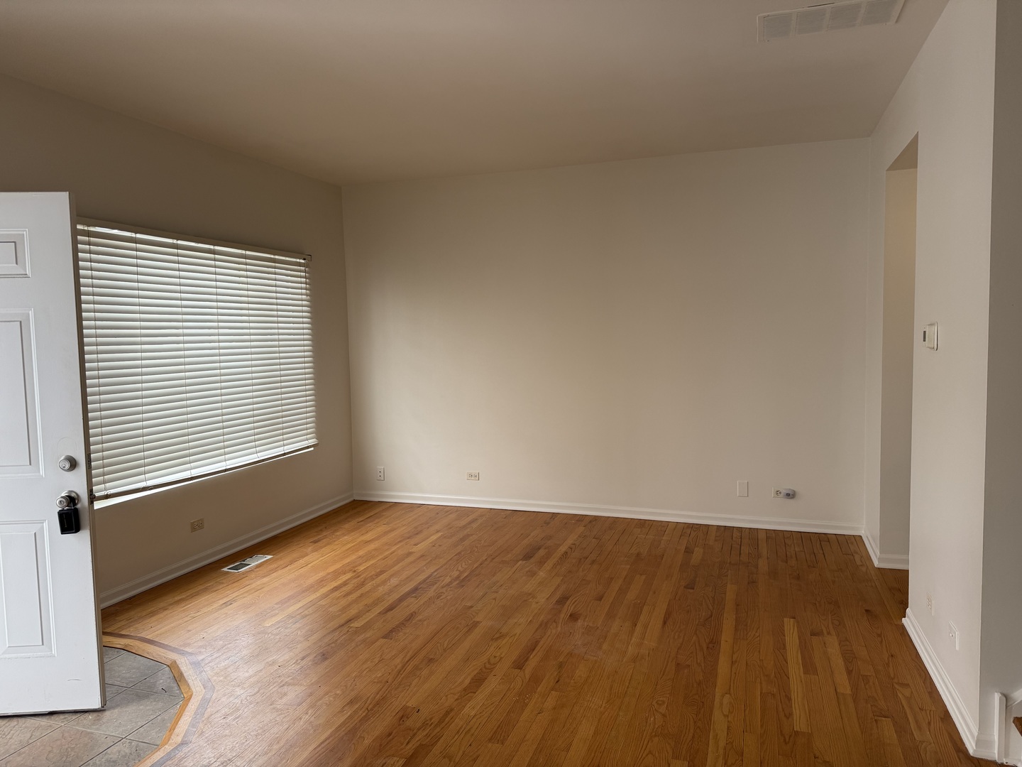 130 Creston Circle, Aurora, IL 60504