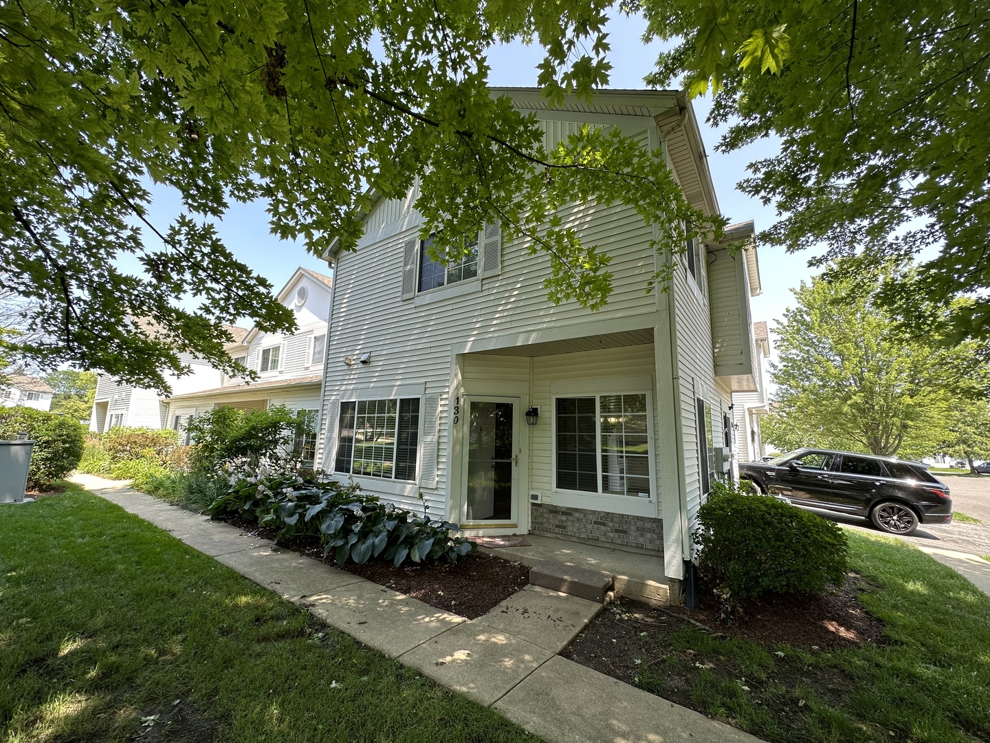 130 Creston Circle, Aurora, IL 60504