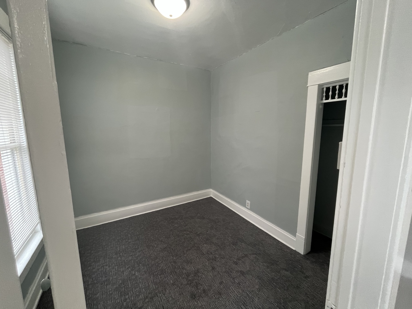 7619 S Saginaw Avenue, Chicago, IL 60649