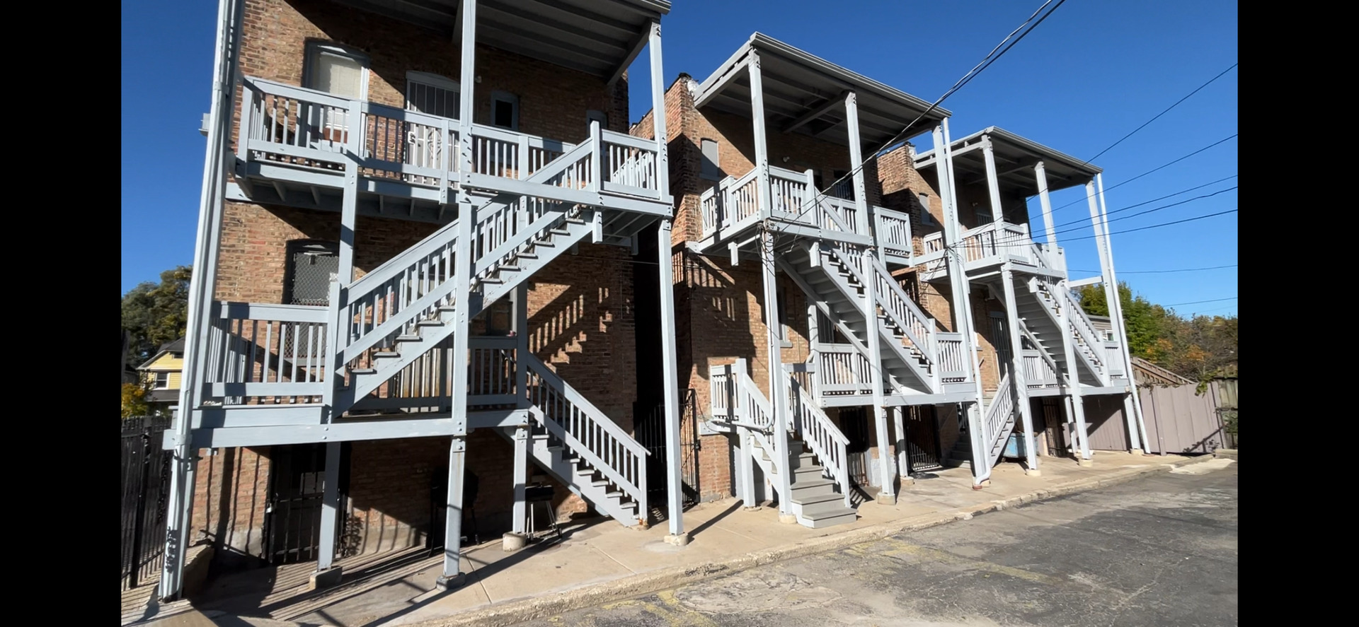 7619 S Saginaw Avenue, Chicago, IL 60649