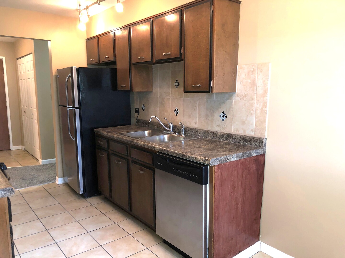 1331 S Finley Road #208, Lombard, IL 60148