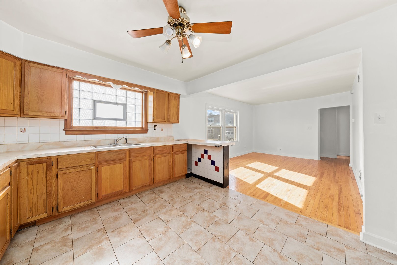 3556 S Ashland Avenue, Chicago, IL 60609