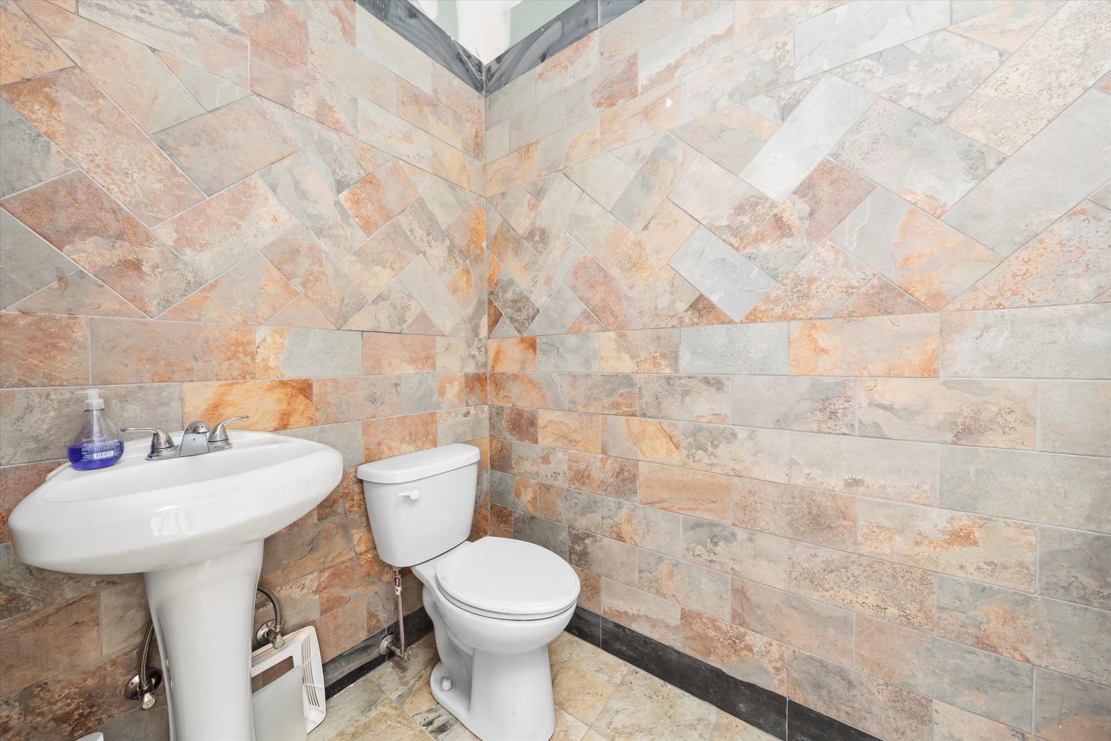 3556 S Ashland Avenue, Chicago, IL 60609