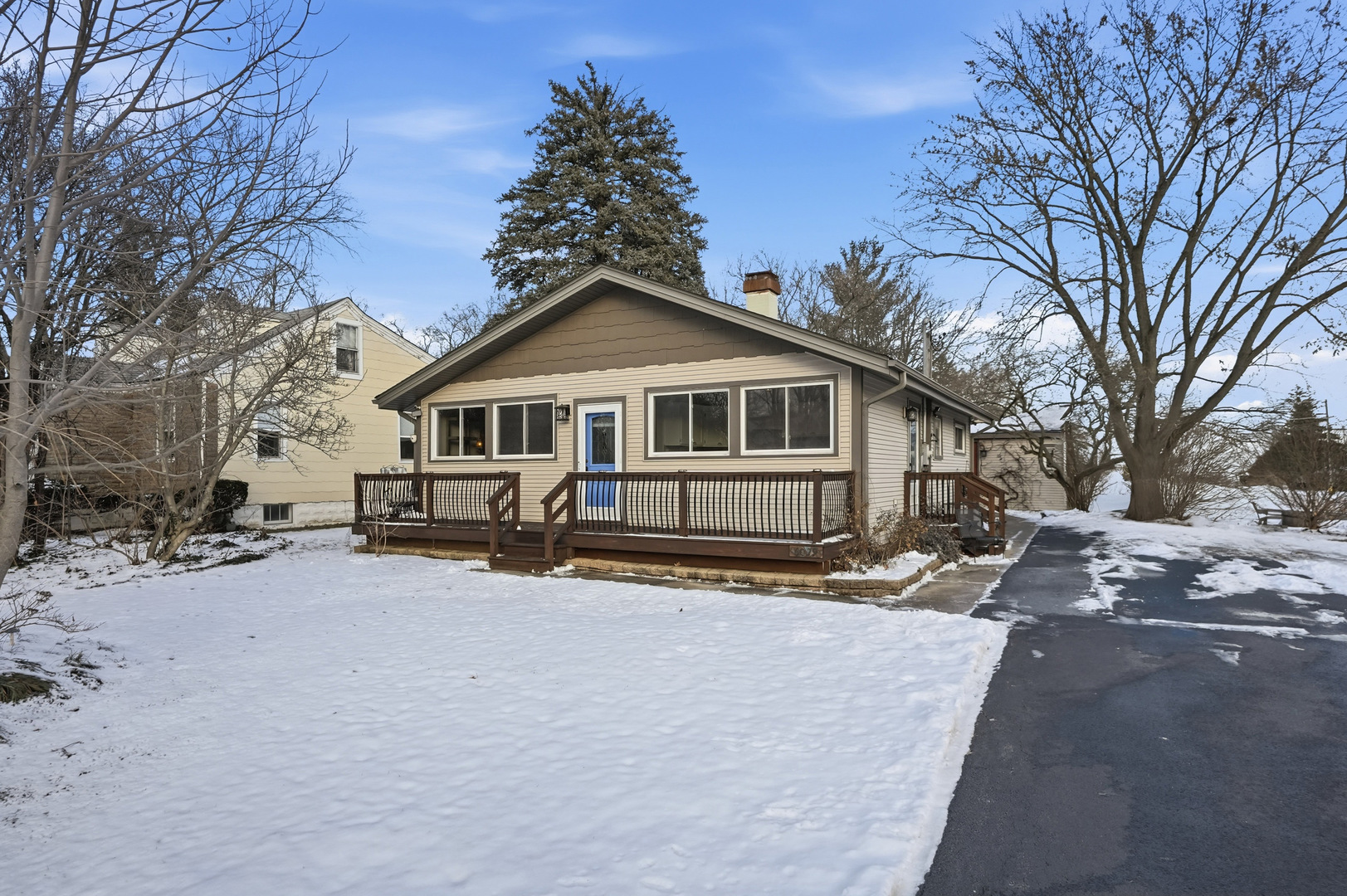 6029 Pershing Avenue, Downers Grove, IL 60516