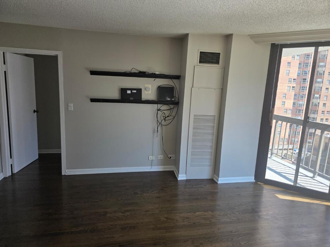 33 W Delaware Place #10G, Chicago, IL 60610