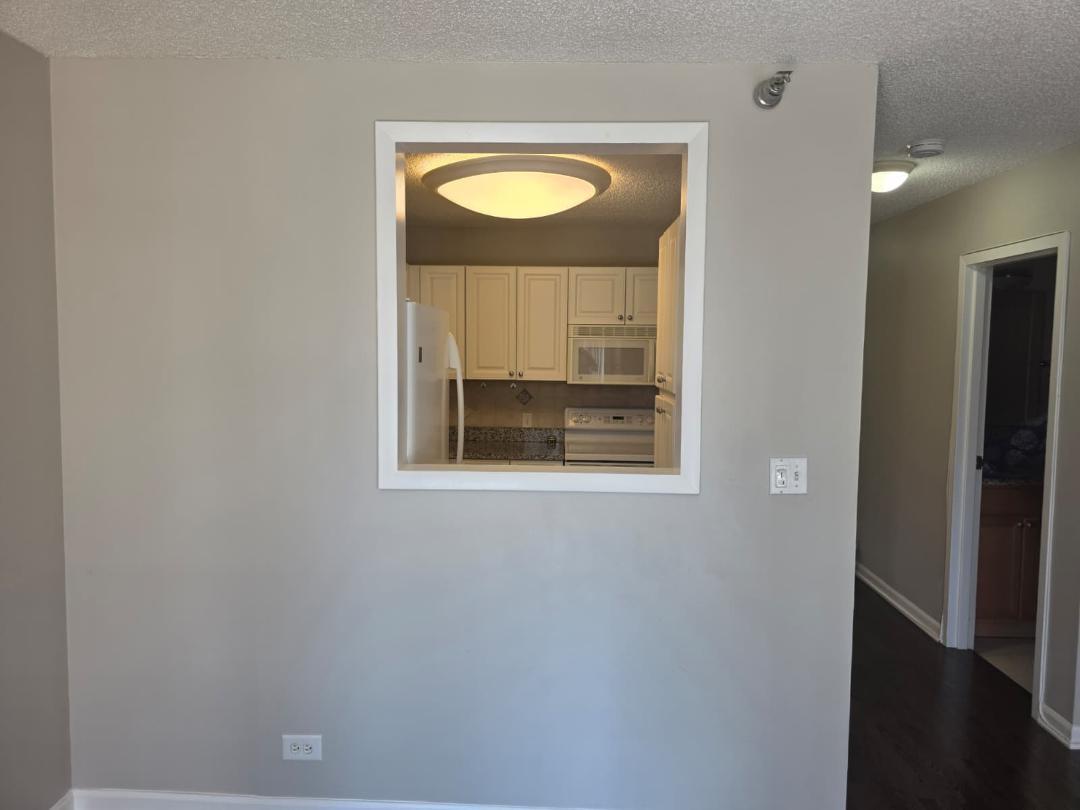 33 W Delaware Place #10G, Chicago, IL 60610