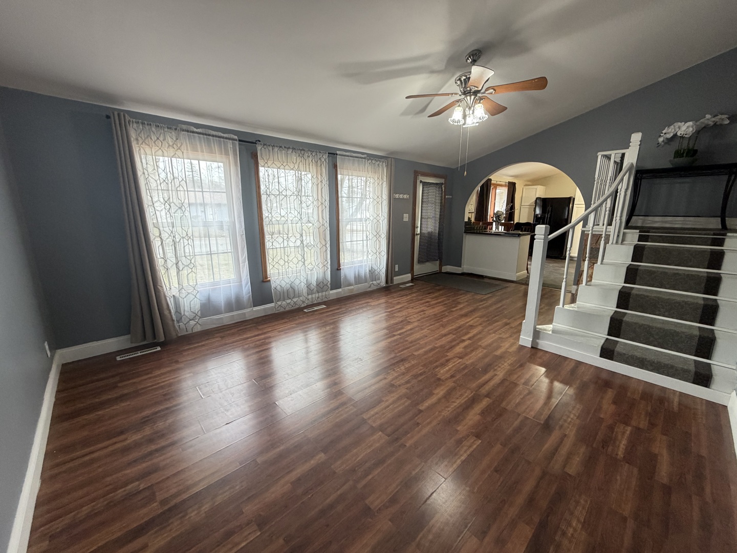 1000 Adams Court, Carpentersville, IL 60110