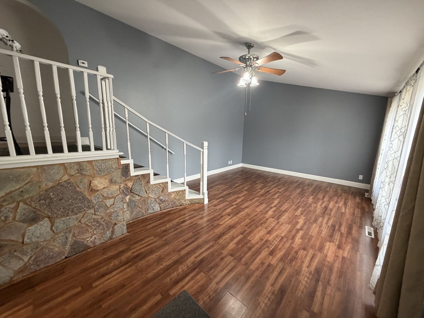 1000 Adams Court, Carpentersville, IL 60110