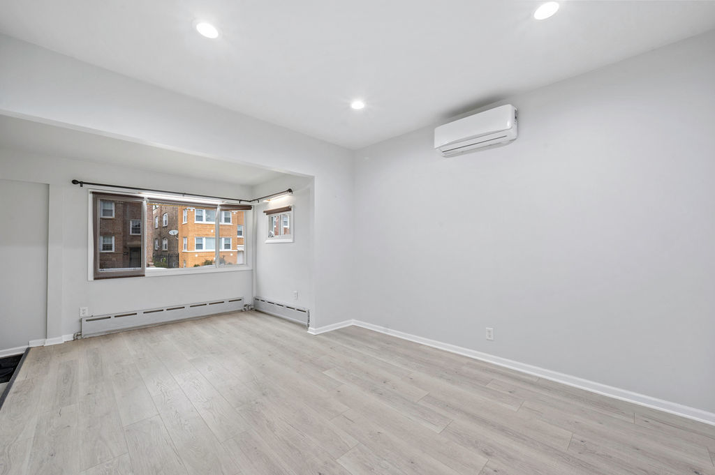 4827 W Crystal Street, Chicago, IL 60651