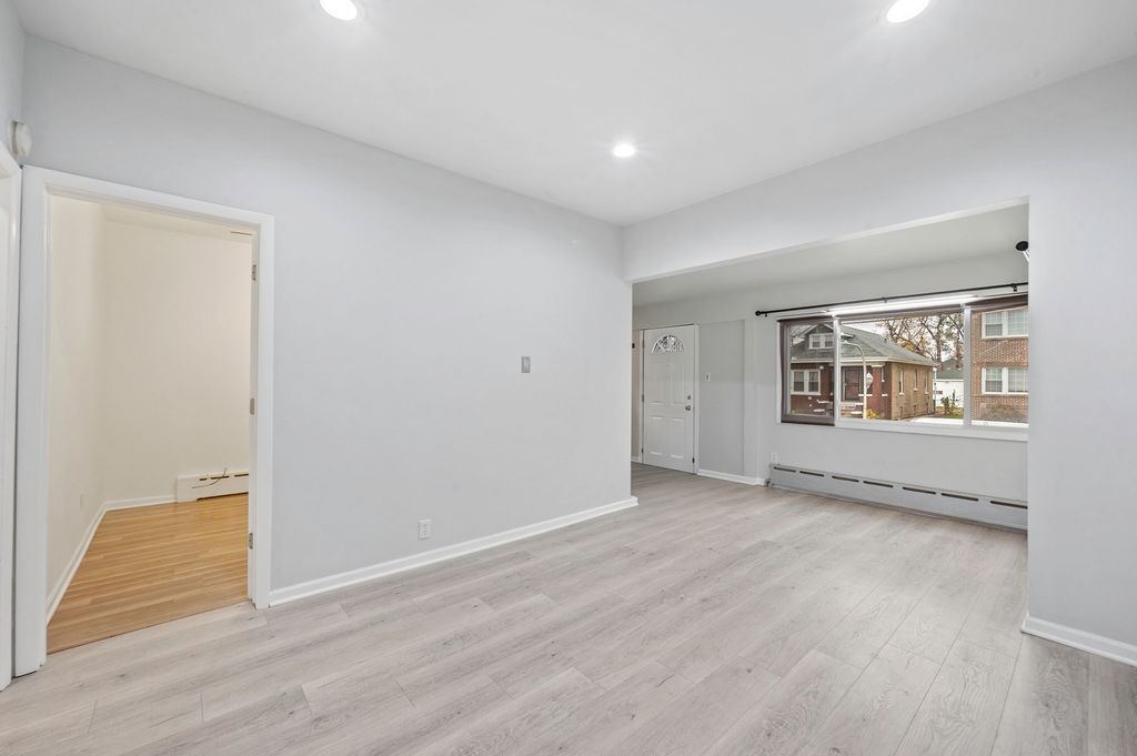 4827 W Crystal Street, Chicago, IL 60651