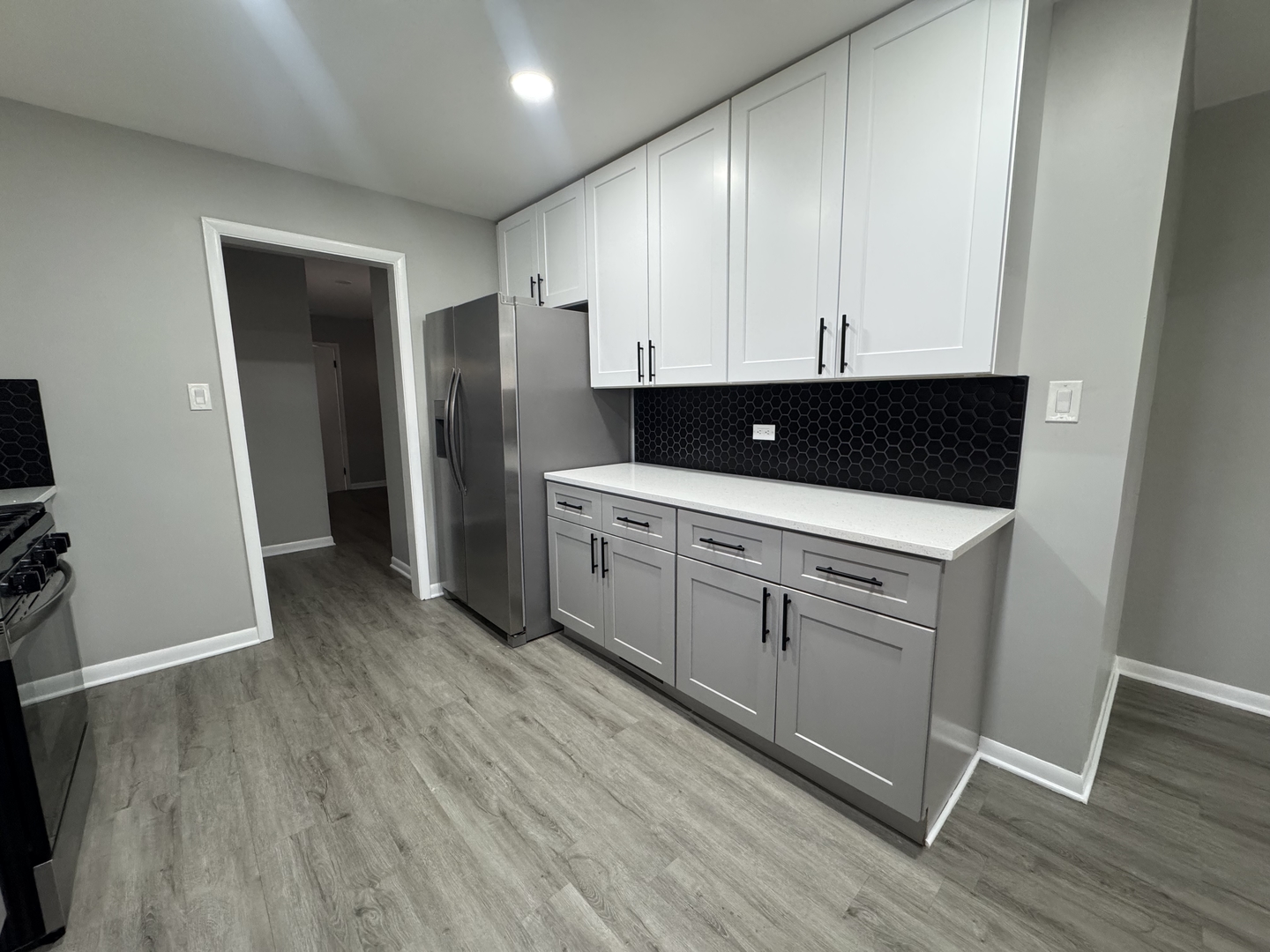 5651 W 97th Street, Oak Lawn, IL 60453