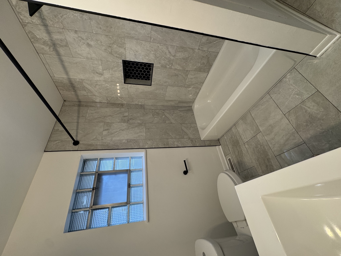 5651 W 97th Street, Oak Lawn, IL 60453