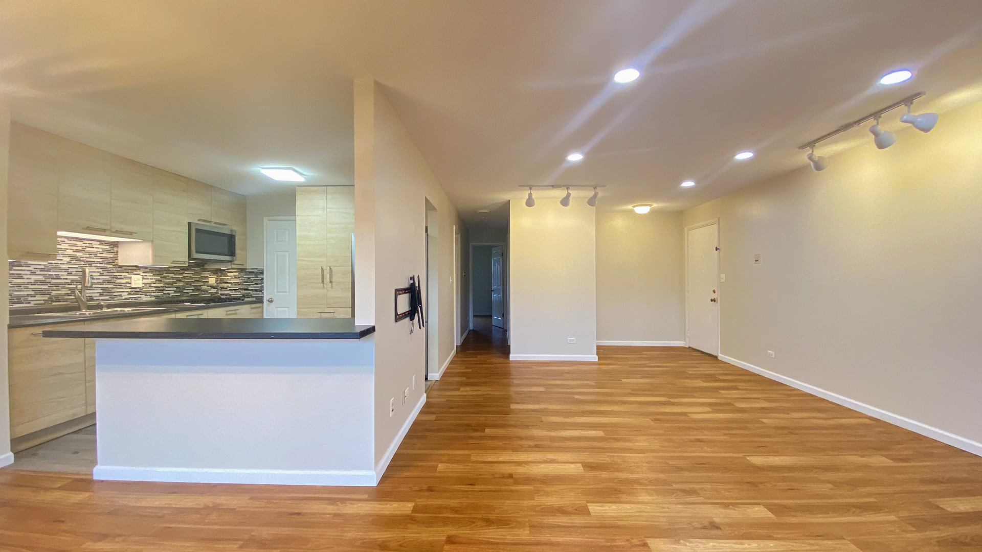 4825 Kimball Hill Drive #B1, Rolling Meadows, IL 60008