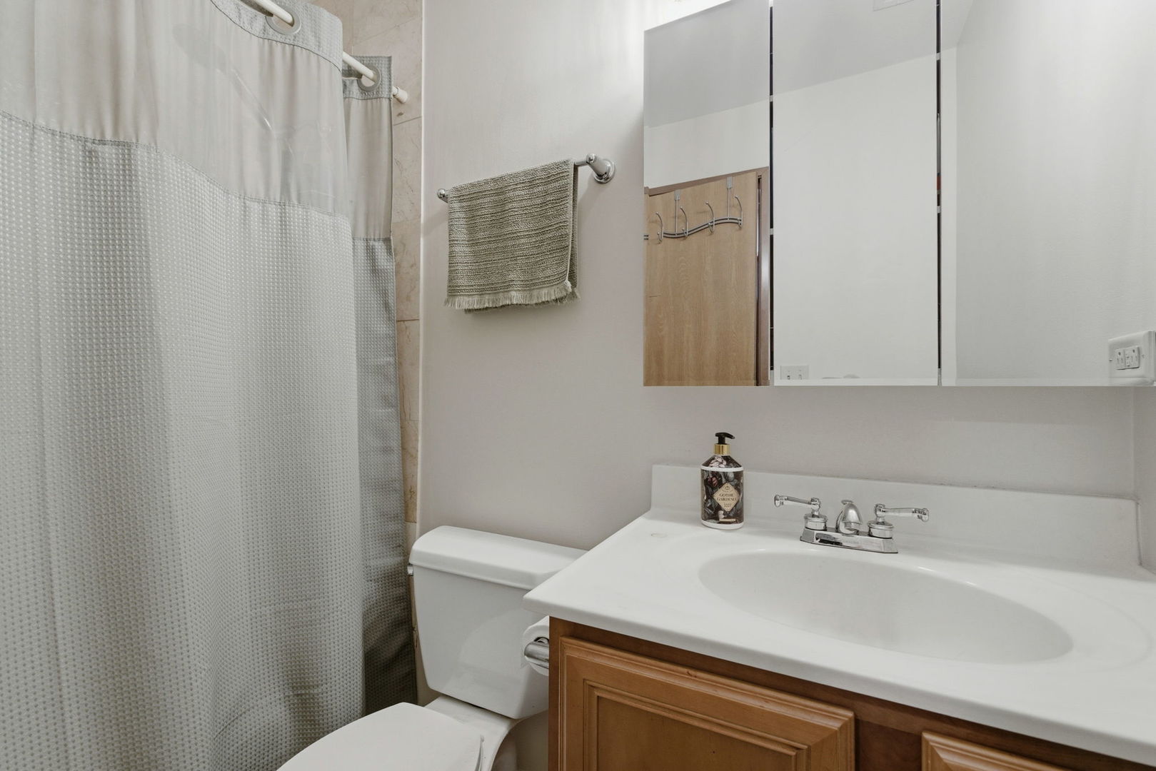 2238 Abbeywood Drive #F, Lisle, IL 60532