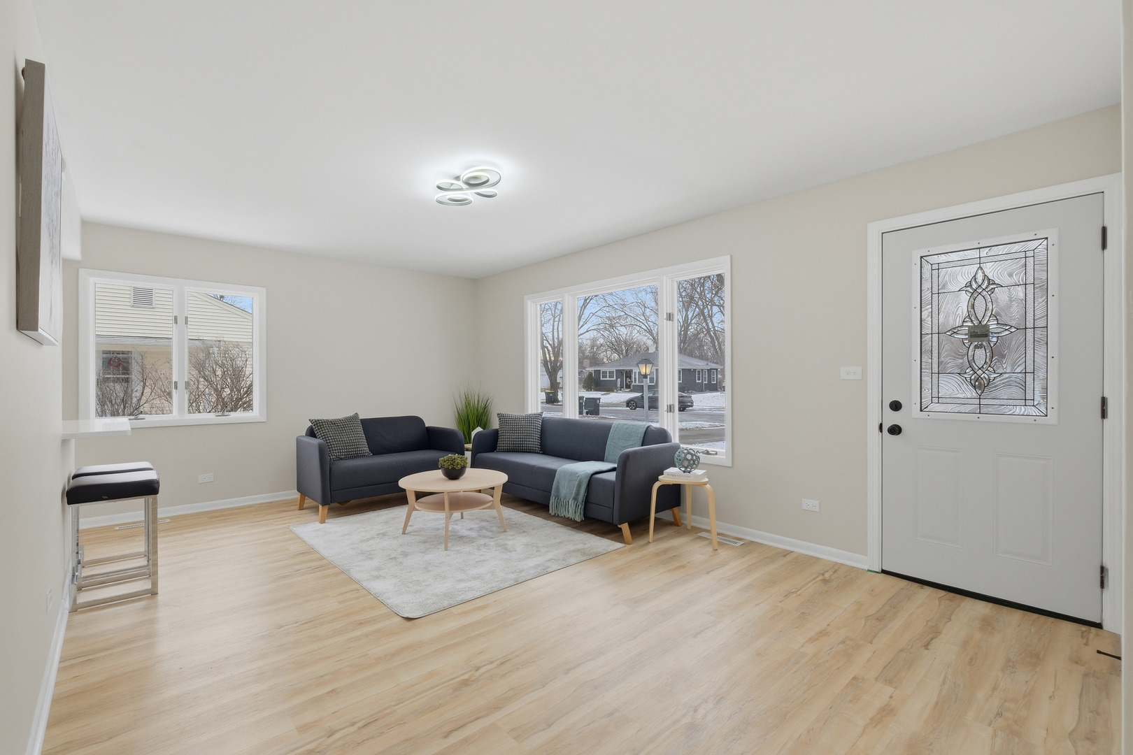 2404 Sigwalt Street, Rolling Meadows, IL 60008