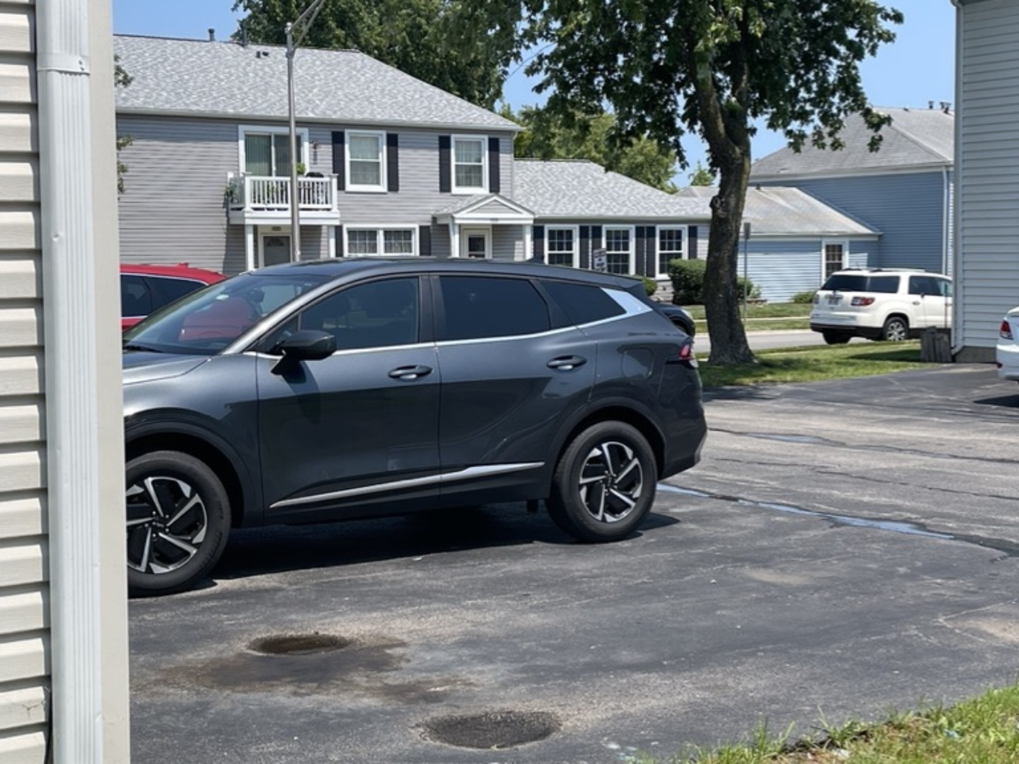 423 James Court #B, Glendale Heights, IL 60139