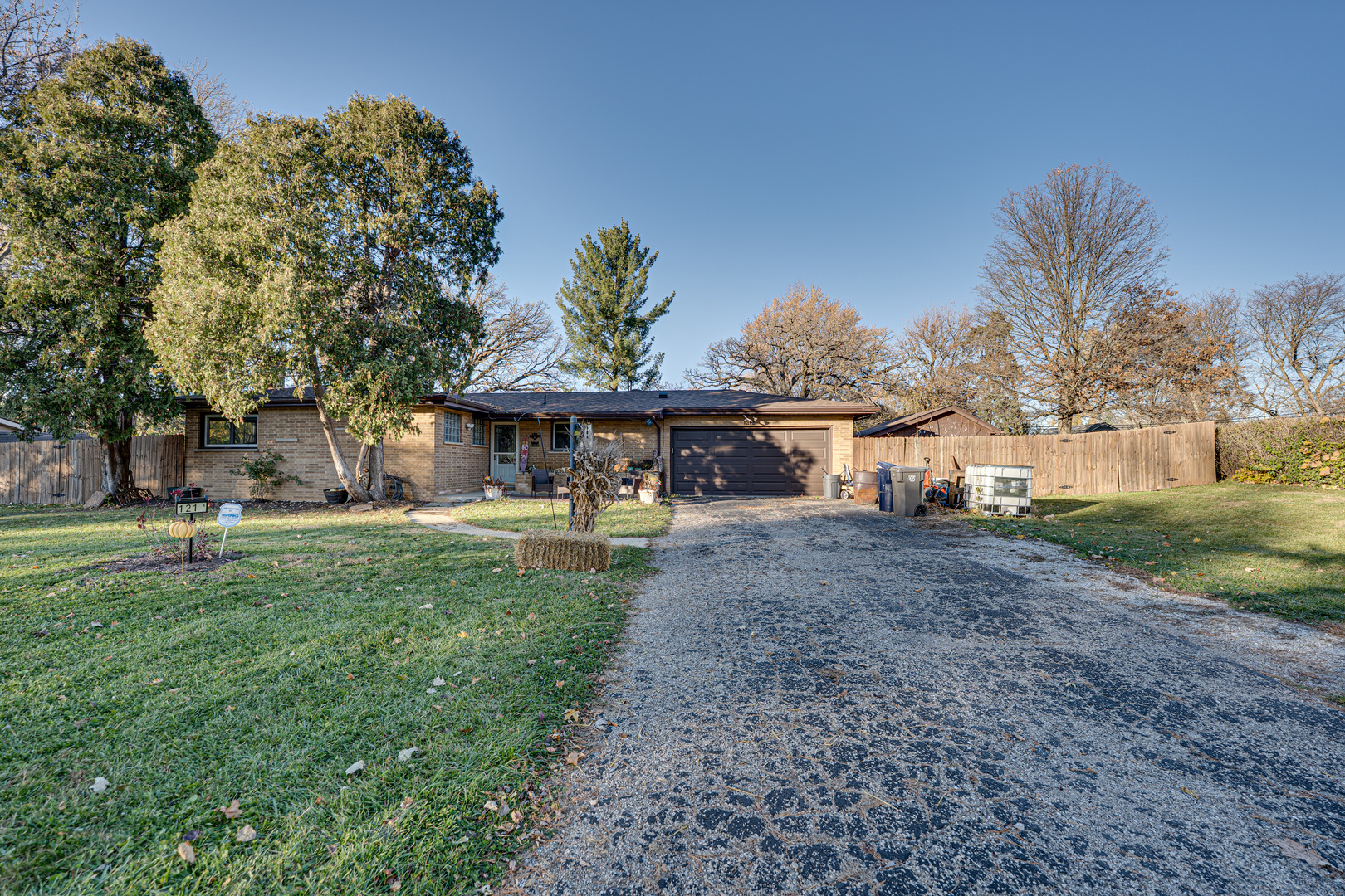 1212 Century Oaks Drive, Elgin, IL 60123