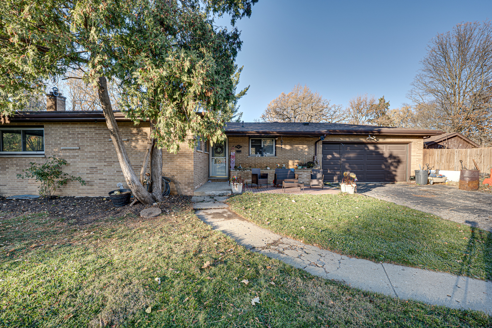 1212 Century Oaks Drive, Elgin, IL 60123