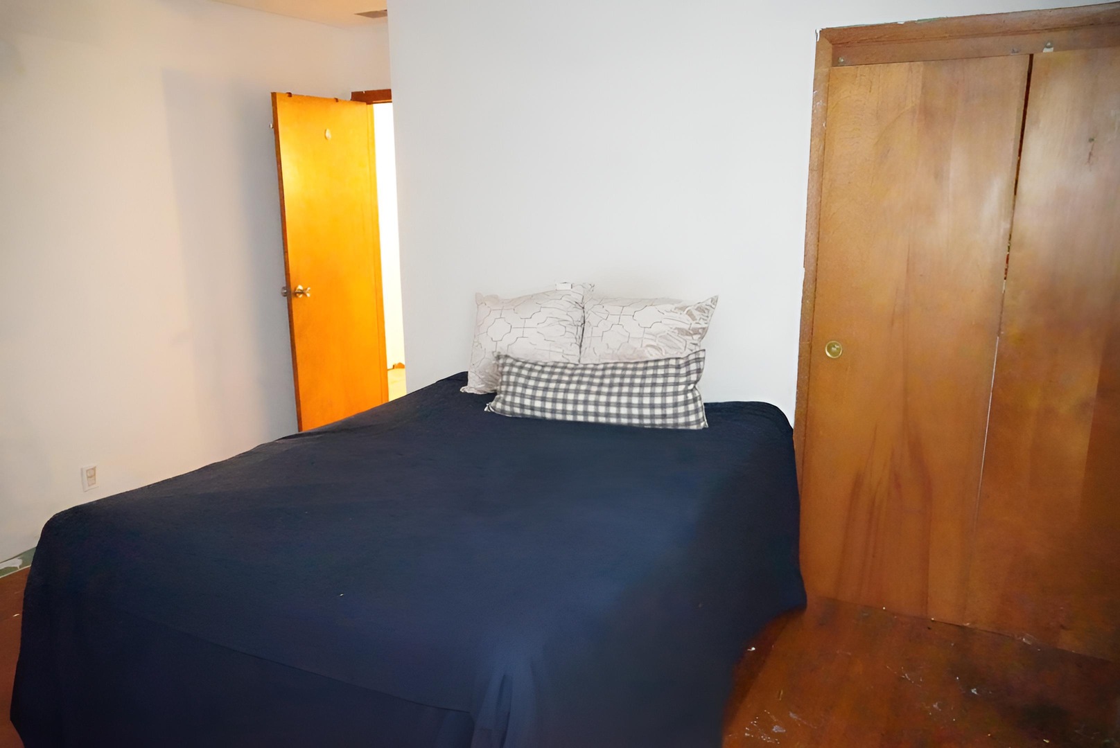 215 Hawthorne Circle, Joliet, IL 60433