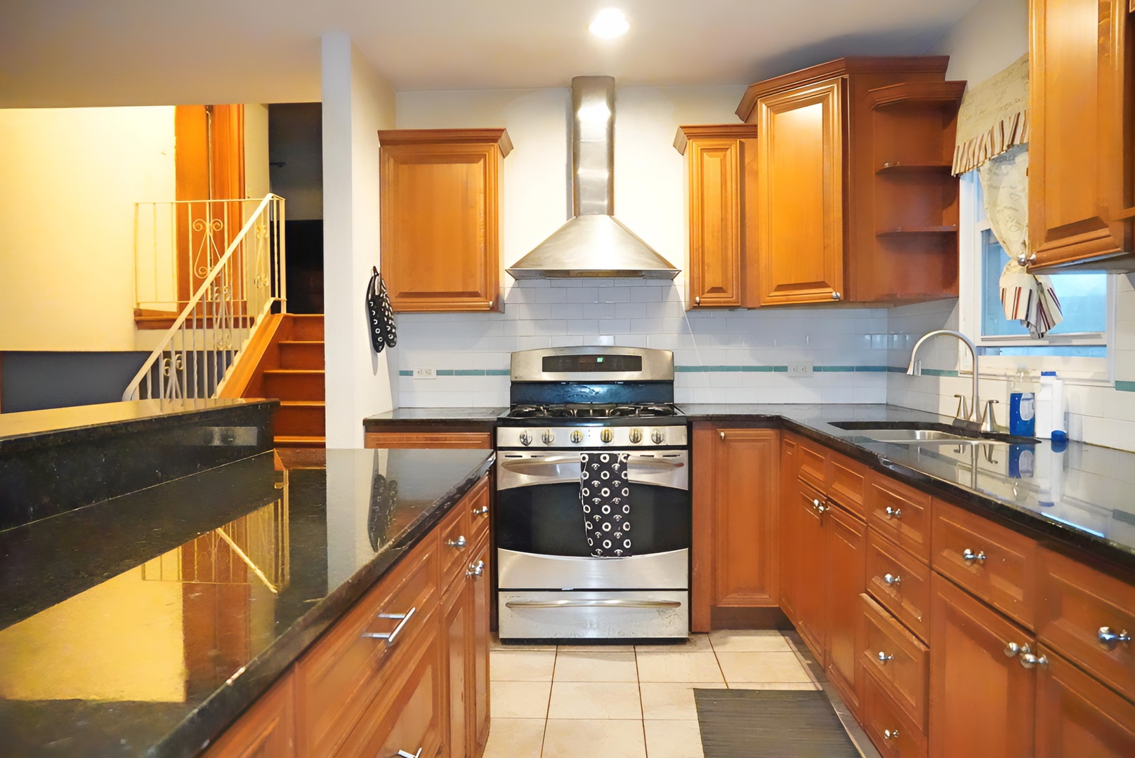 215 Hawthorne Circle, Joliet, IL 60433