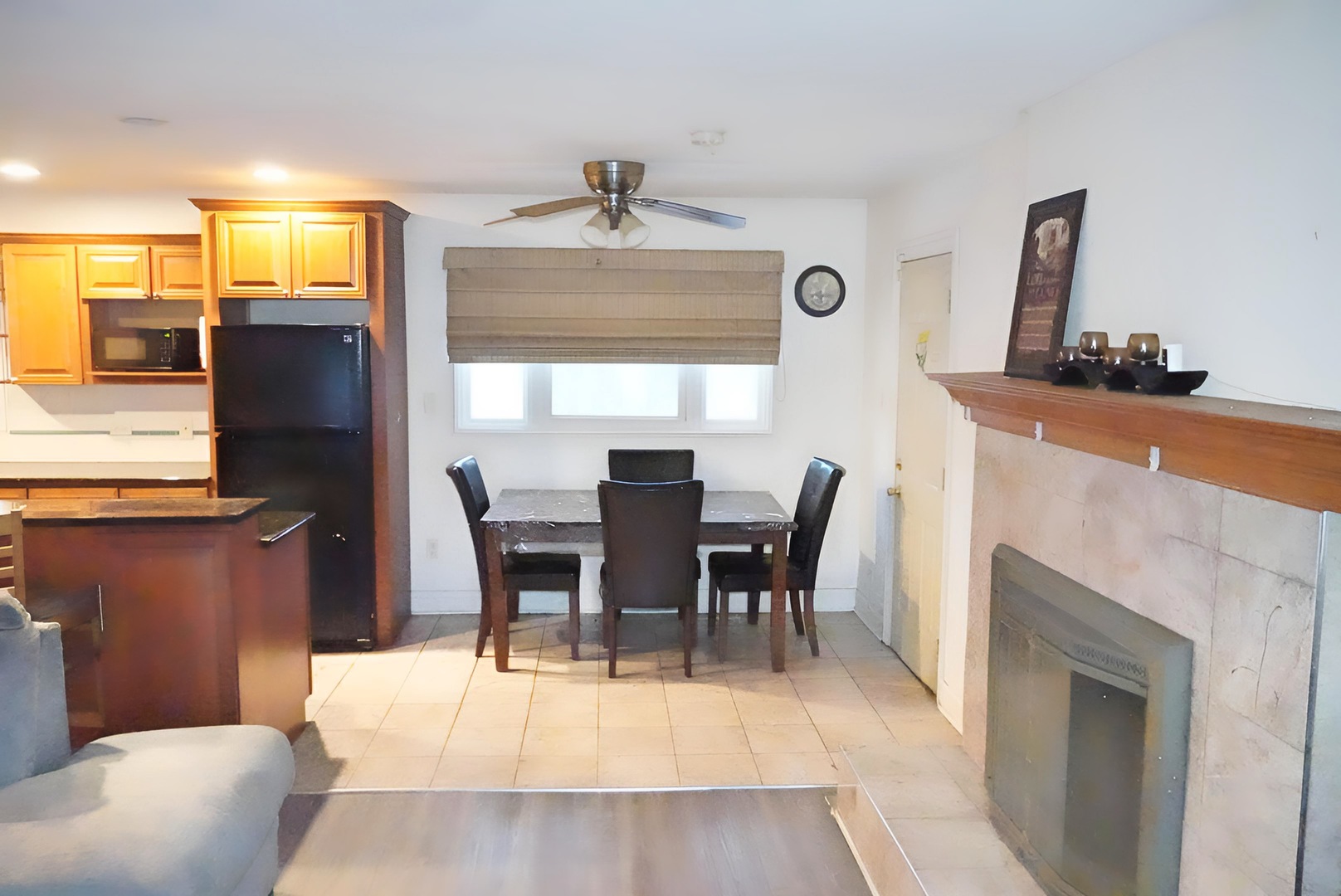 215 Hawthorne Circle, Joliet, IL 60433