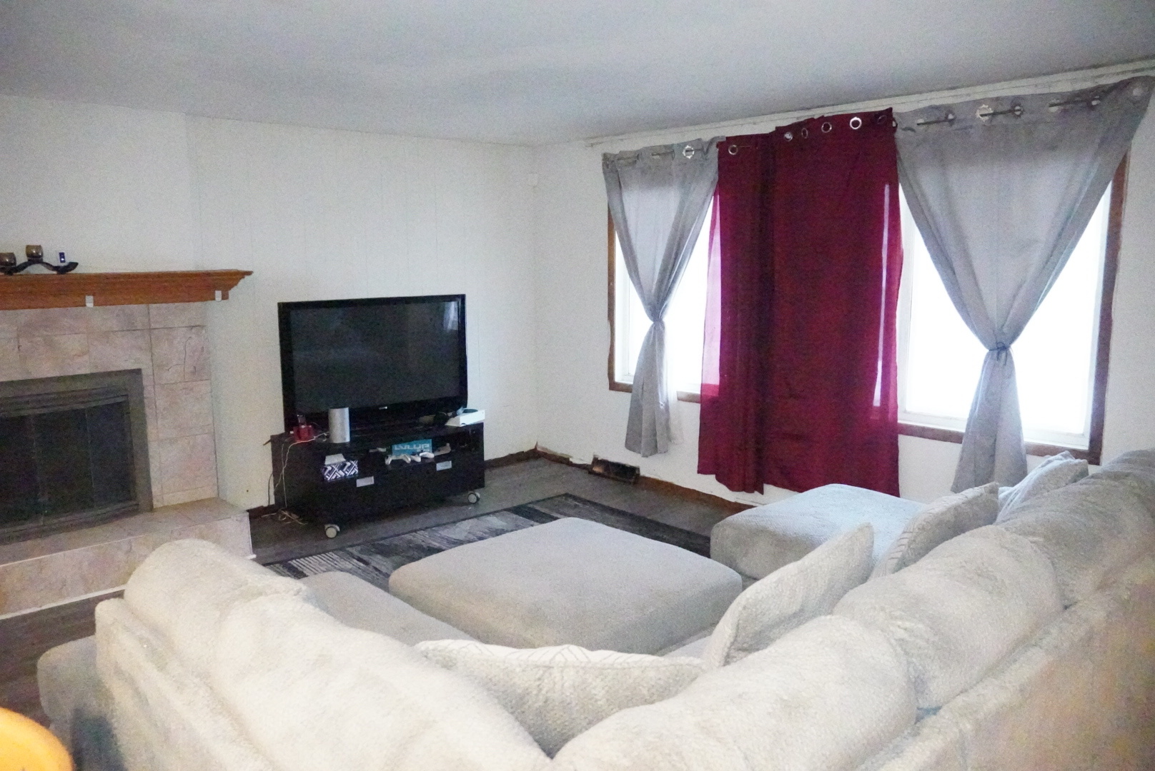 215 Hawthorne Circle, Joliet, IL 60433