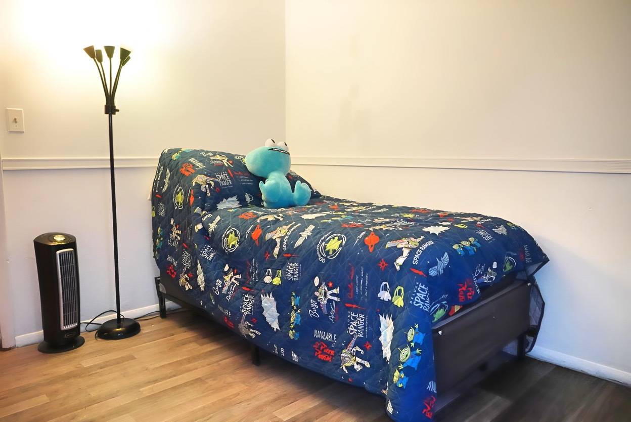 215 Hawthorne Circle, Joliet, IL 60433