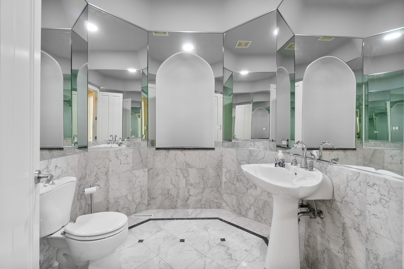 53 Abbeyfeale Drive, Oswego, IL 60543