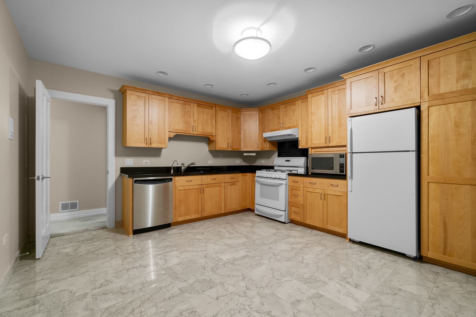 53 Abbeyfeale Drive, Oswego, IL 60543