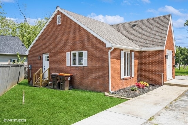 224 W Clinton Avenue, Farmer City, IL 61842