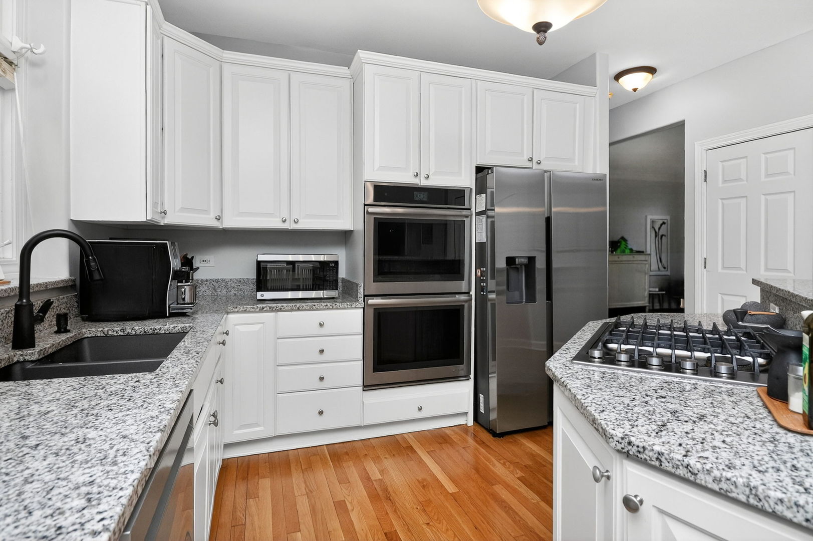 3807 Landsdown Avenue, Naperville, IL 60564