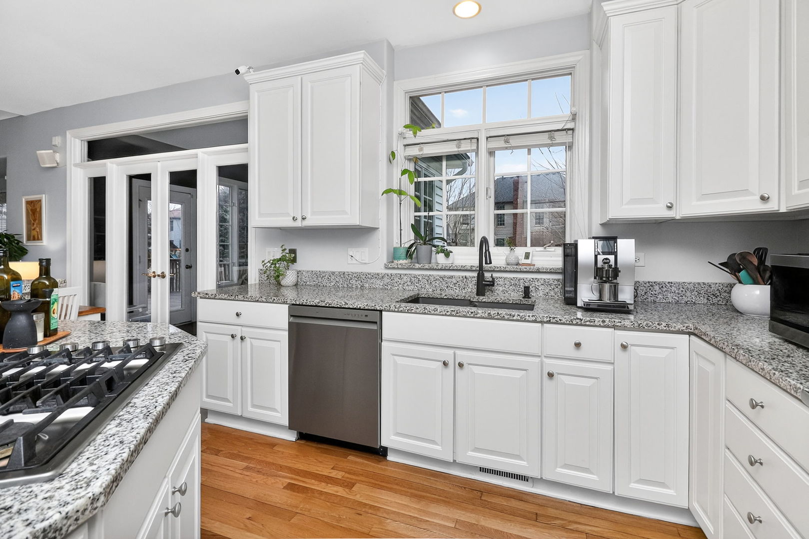 3807 Landsdown Avenue, Naperville, IL 60564