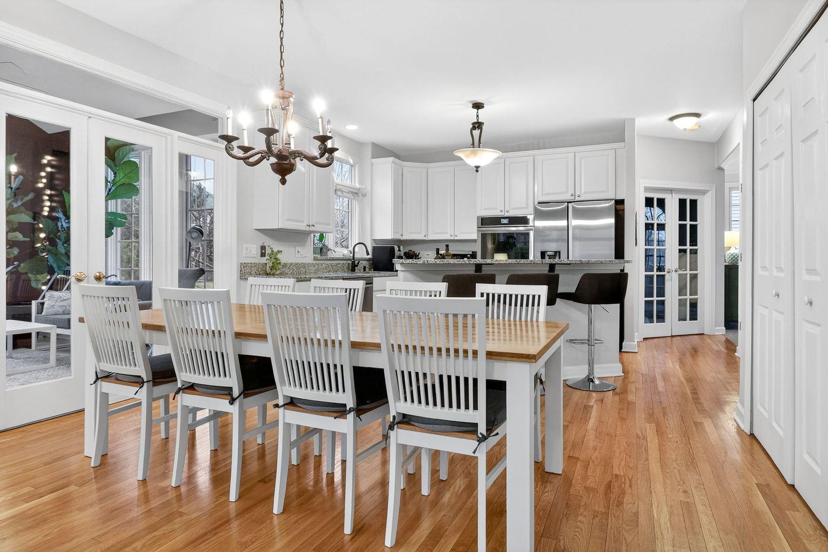 3807 Landsdown Avenue, Naperville, IL 60564