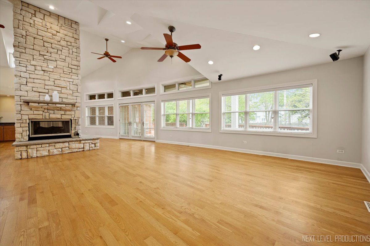 4830 Wolf Road, Western Springs, IL 60558