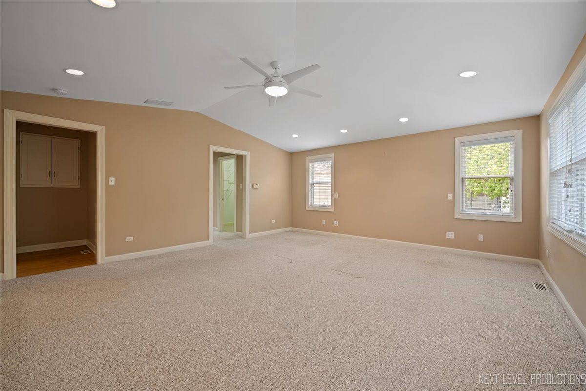 4830 Wolf Road, Western Springs, IL 60558