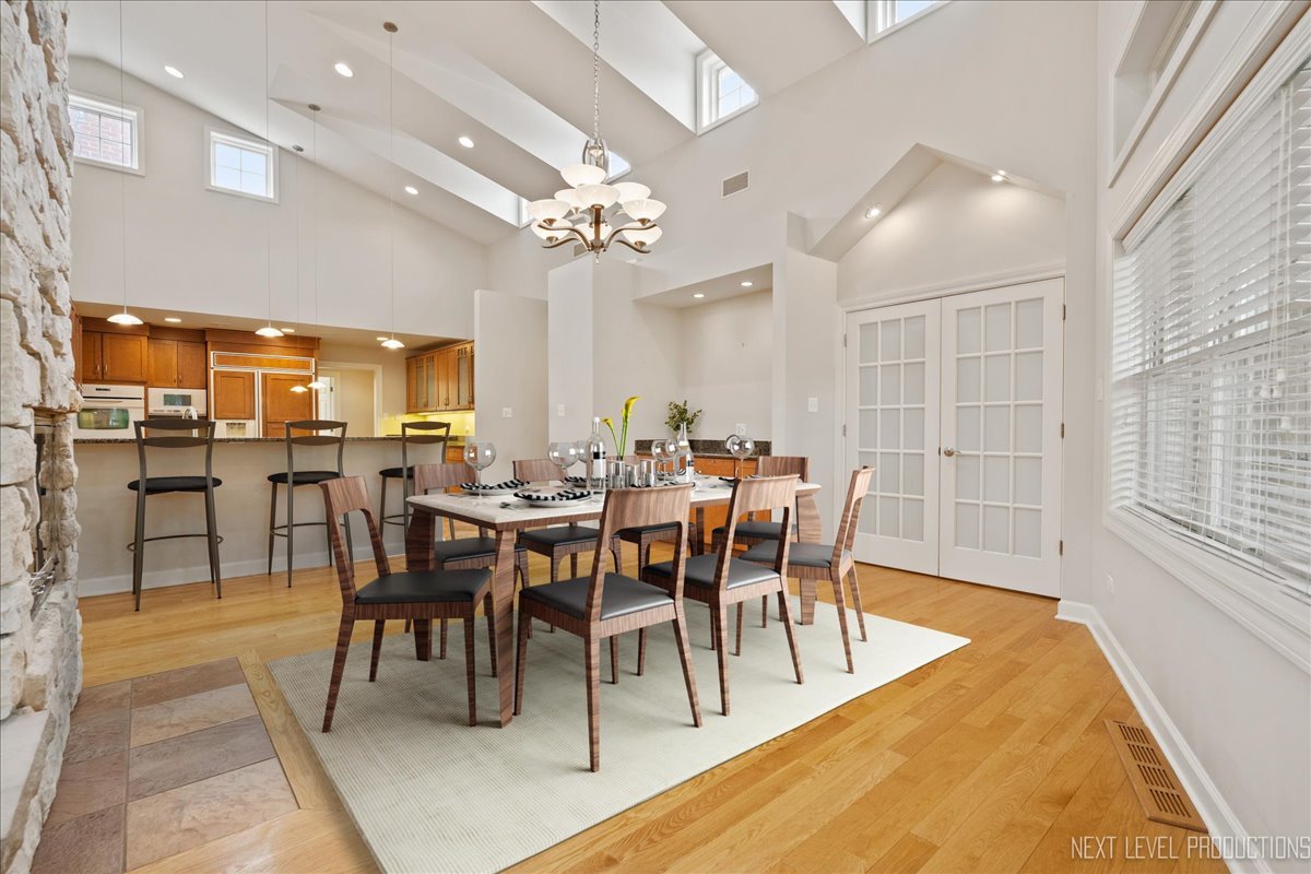 4830 Wolf Road, Western Springs, IL 60558